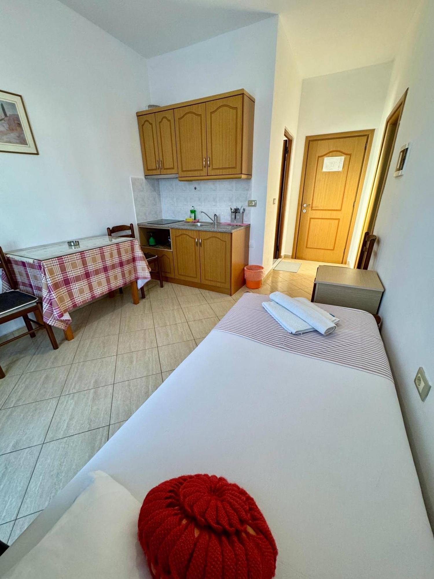 Villa Mihal Apartments Ksamil Esterno foto