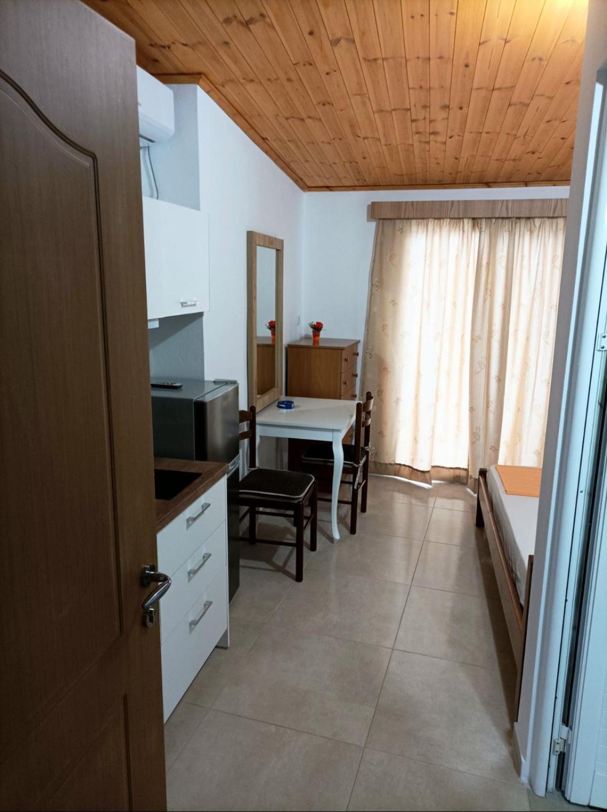 Villa Mihal Apartments Ksamil Esterno foto